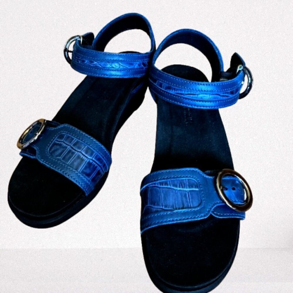NWOT SAS Blue Seight Wedge Sandal Size 7N